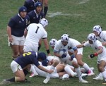 天理にタックルに行く國學院久我山
