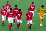 肩を落とす三洋電機徳島の選手たち