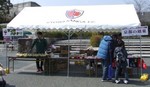 サンガバナナや八つ橋などの売店
