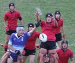 尾道と伏見工のラインアウトの攻防
