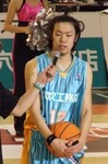 インタビューを受ける野々口