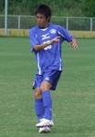 シュート練習するMF倉貫