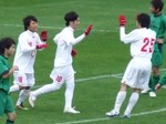 勝ち越しのPKを決めて喜ぶFC大阪