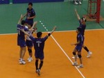 勝利を決めて喜ぶパナソニックの選手たち