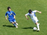 左サイドから攻め込む吉野川MF重本