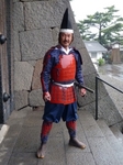 天守閣入り口の鎧武者