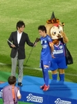 ヒーローインタビューに応える倉貫