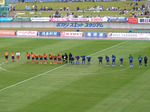 試合後に挨拶する両シニア選抜