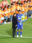 J2通算200試合出場を達成したDF三木の表彰