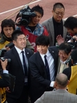 笑顔の井川会長と尹晶煥監督